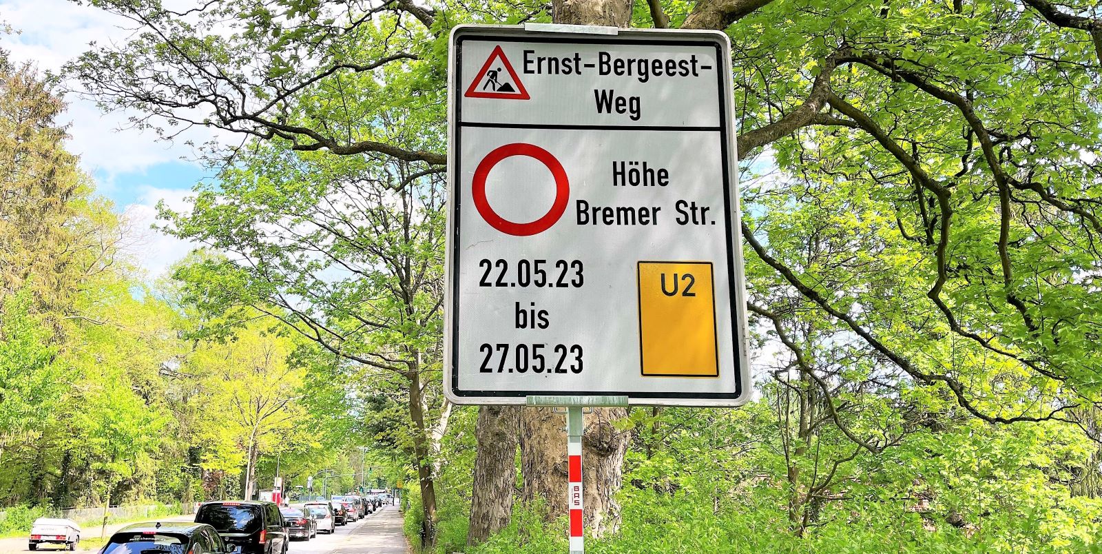 Der Ernst-Bergeest-Weg wird im Einmündungsbereich zur Bremer Straße voll gesperrt. Foto: Christian Bittcher