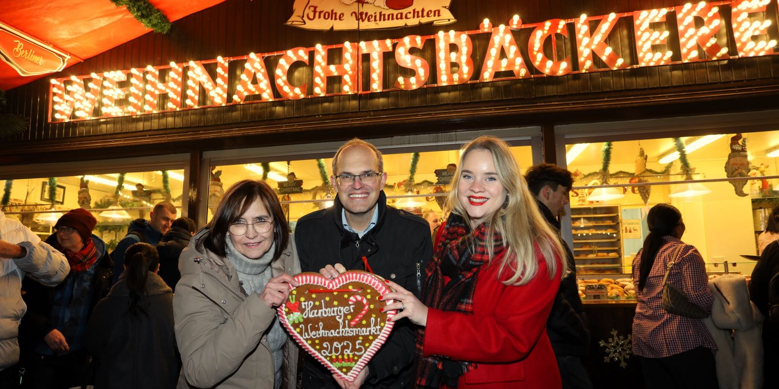Endlich-wieder-Gl-hwein-und-Schmalzgeb-ck-Harburger-Weihnachtsmarkt-ist-er-ffnet
