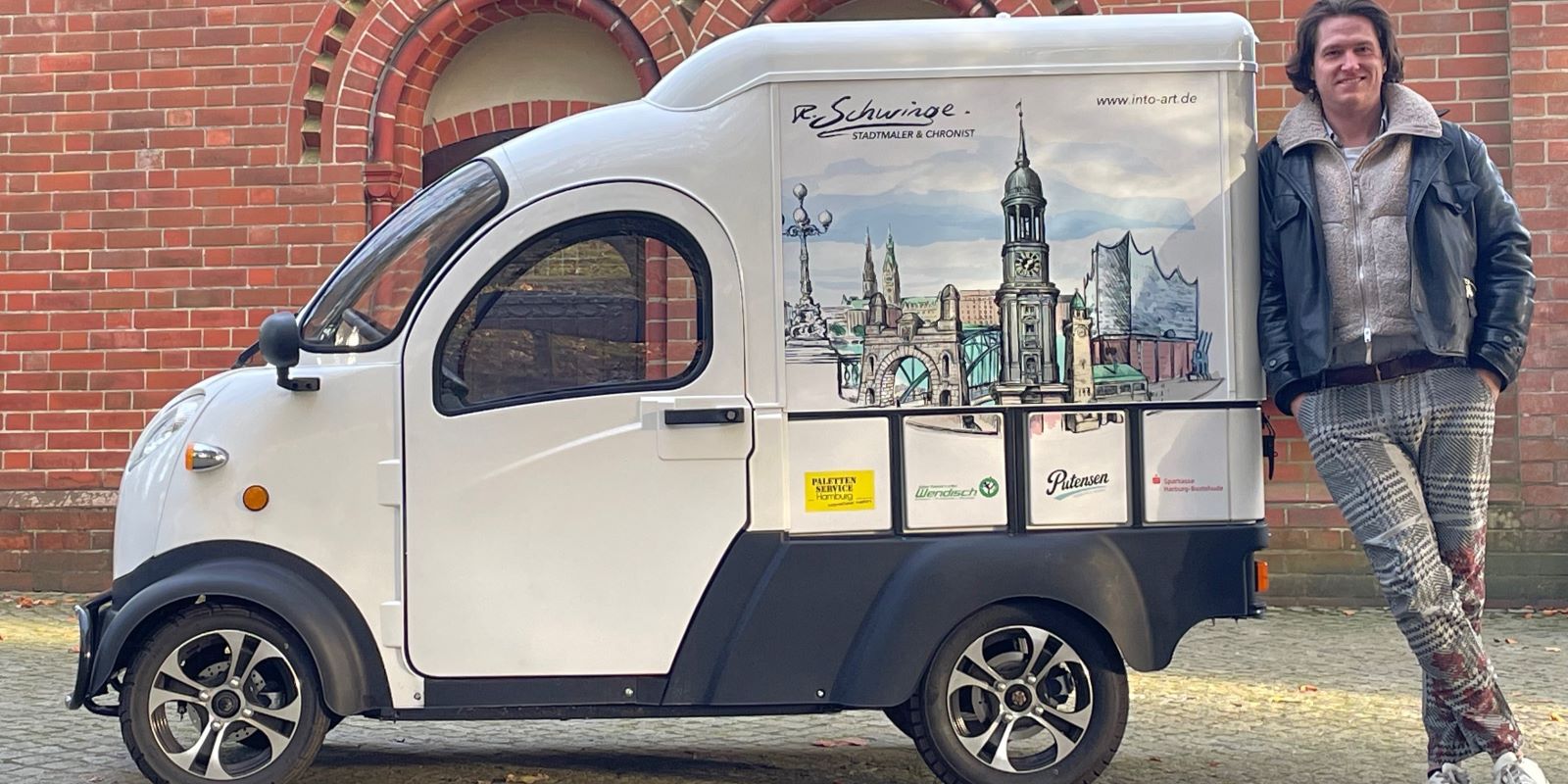Platz-f-r-Staffelei-und-Leinwand-Ein-E-Fahrzeug-f-r-den-Stadtmaler