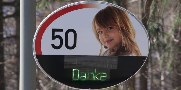 Mehr Dialog-Displays sollen von Temposünden abhalten