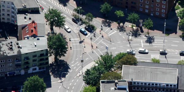 Hamburg verlegt Harburgs Fahrradwege auf die Straßen