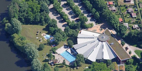 Weichen für eine eigene Schwimmhalle in Harburg sind gestellt