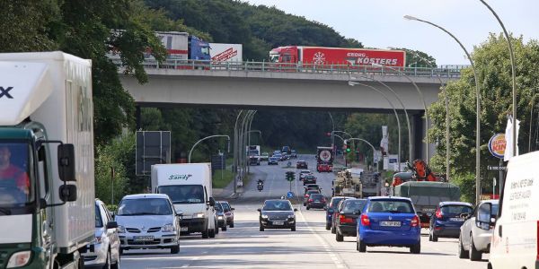 Die B73, hier im Bereich Heimfeld. Foto: Andre Zand-Vakili Stadtplaner nehmen jetzt Harburgs Magistrale B73 ins Visier
