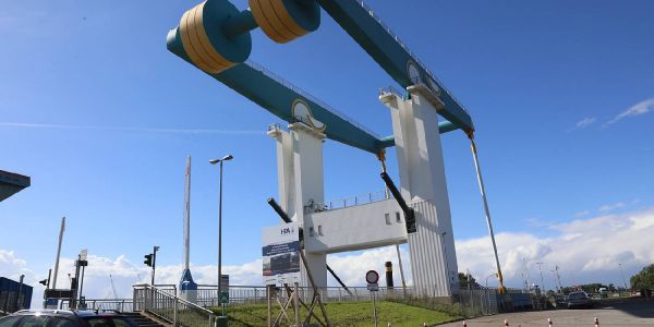 Das Estesperrwerk in Cranz. Foto: André Zand-Vakili Estesperrwerk: Offene Tore sorgen für Streit um Hochwasserschutz