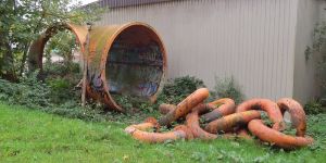 Kunstwerk "Tunnelplastik mit Kette" ist jetzt nur noch Altmetall