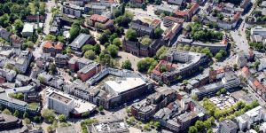 Rivalität mit Humor: Stadtbezirke und ihre Querelen