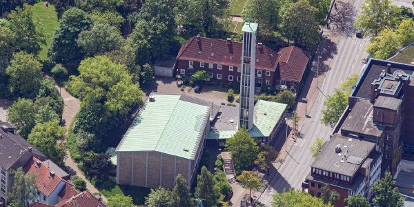 Die St. Johanniskirche mit ihrem markanten Turm. Foto: André Zand-Vakili CDU fordert Erhalt des Turms der St. Johanniskirche