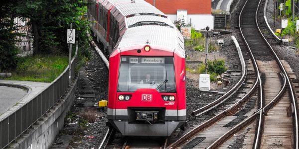 Wegen Suchaktion: Zugverkehr blieb zwei Stunden unterbrochen