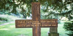 Rundgang der Geschichtswerkstatt über den Alten Friedhof Harburgs