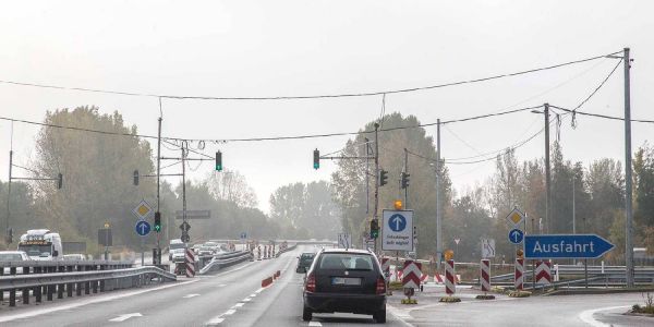 Die Ampelkreuzung auf der Reichsstraße. Foto: zv Nach Ferienende: Berufsverkehr ist wieder dichter geworden