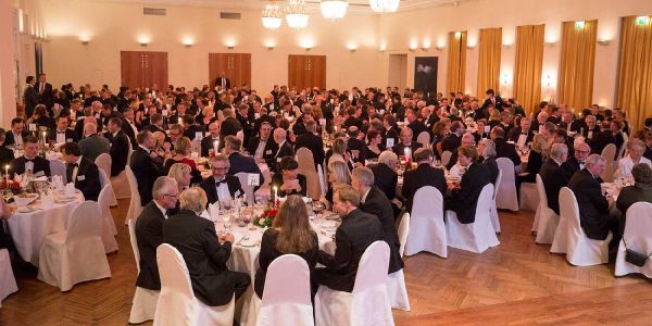 400 Gäste kamen zum Herrenabend des Wirtschaftsvereins ins Lindtner