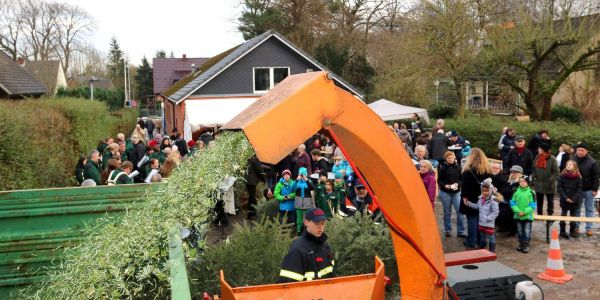 Kult-Party bei der Feuerwehr: 23. Schredderfest in Rönneburg