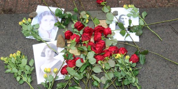 Gedenken in Harburg: 24 neue Stolpersteine zum Jubiläum