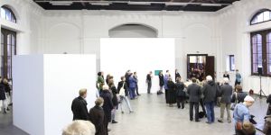 "Realismus mit Schleife“: Neue Ausstellung im Kunstverein