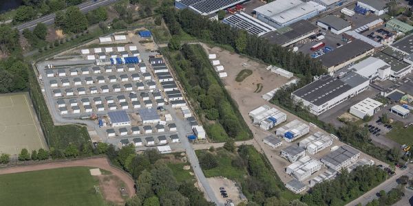 ZEA Dratelnstraße: Mordkommission ermittelt nach Stich mit Schere