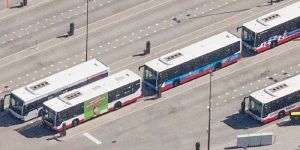 Bei längerem Schulweg: Behörde soll Busgeld für Schüler zahlen