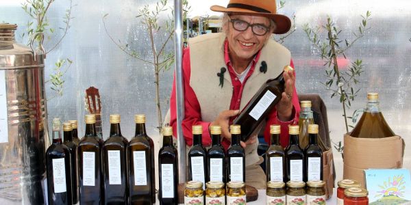 Pflichttermin für Genießer: Auf dem Markt gibt's seltenes Olivenöl
