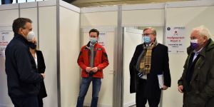 Impfzentren im Landkreis sind bereit: Bernd Althusmann auf Stippvisite