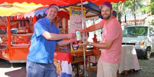 Wochenmarkt: Freude über weitere Spende für das Löwenhaus