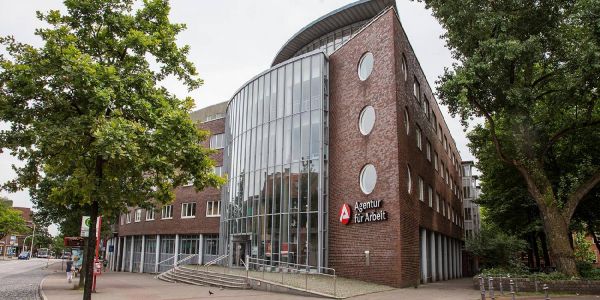 Harburg: Weiterer leichter Rückgang bei den Arbeitslosenzahlen