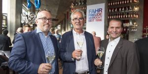 B&amp;K feiert mit Mitarbeitern der ersten Stunde