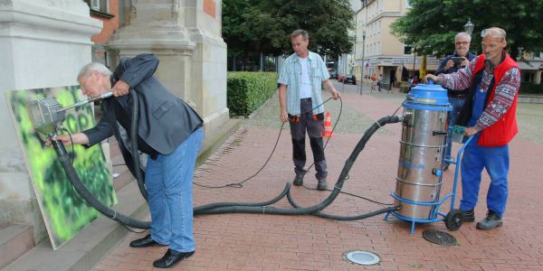 Bezirksamtsleiter greift zum "Tornado"