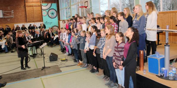 Grundsteinlegung für Mega-Schulneubau