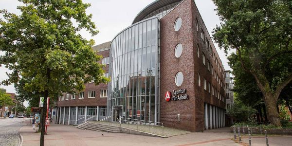 Die Agentur für Arbeit am Harburger Ring. Foto: zv Gegen den Trend: Mehr Arbeitslose im Bezirk Harburg