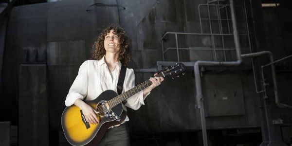 Sarah Beatty spielt am 4. Februar im Komm Du. Foto: pr Sarah Beatty: Country-Blues und Funky Jazz-Folk aus Kanada