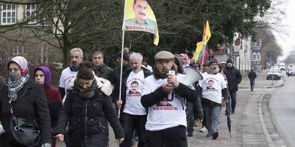 Kurden demonstrieren für inhaftierten PKK-Führer Öcalan