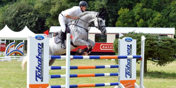 Sören von Rönne platzierte sich mit seinen Pferden in mehreren Springprüfungen.
