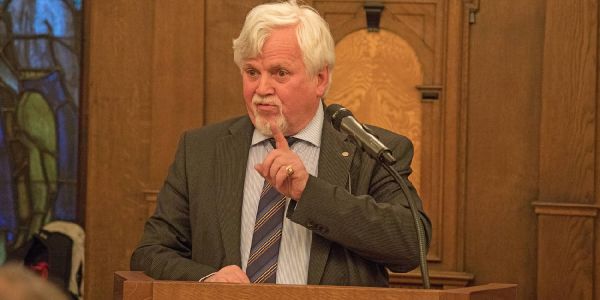 Ralf-Dieter Fischer (CDU) will weiter für Bezirksversammlung kandidieren