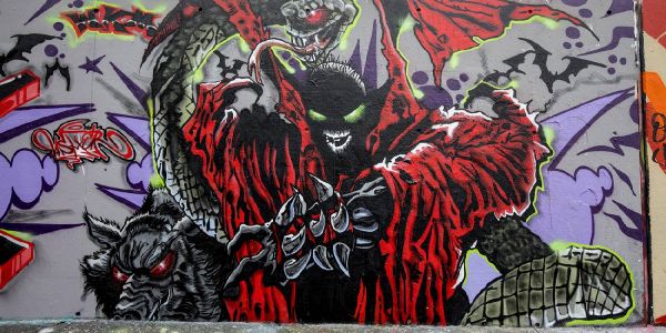 Neue Graffiti auf der Flutschutzwand am Bostelbeker Hauptdeich. Foto: Andre Zand-Vakili Viele neue Graffiti entstanden auf der Flutschutzwand