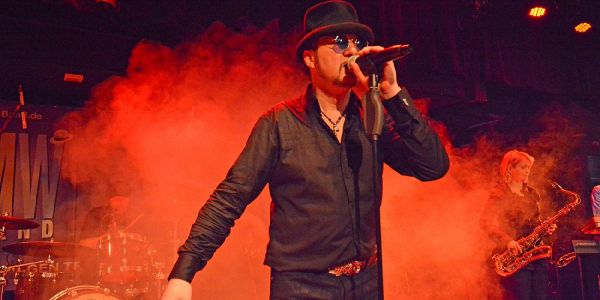 Mario als Marius lässt zwei Stunden den Rieckhof westernhagen