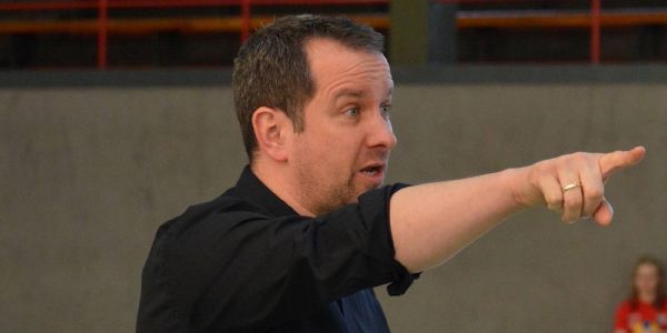 Jan Maier wird neuer Cheftrainer bein Neugrabens Volleyballerinnen