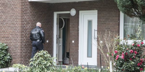 Hausbruch: Schwerbehinderter in Wohnung durch Feuer erstickt