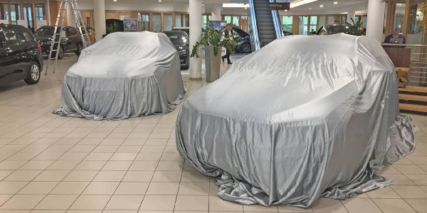 Auto, Fußball, Gutes tun: Dreierpack bei 5er Touring-Präsentation