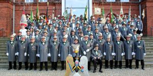 Lächeln für die Fotografen: Antreten zum großen Gildefoto