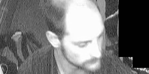 Frau in ihrer Wohnung missbraucht - Fotofahndung nach Verdächtigen