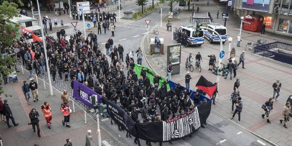 Weniger Demonstranten als erwartet wünschten die GESA zur Hölle
