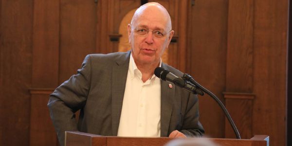 Bezirksamtsleiter Thomas Vöslch. Foto: André Zand-Vakili Alkoholverbot auf dem Harburger Rathausplatz ist beschlossene Sache