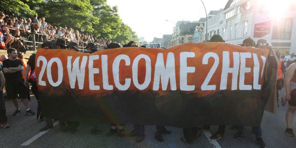 Soko &quot;Schwarzer Block&quot; durchsucht in Harburg und Neugraben