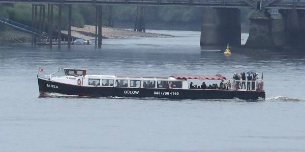 Gunter Gabriel: Trauergemeinde traf sich im Harburger Hafen