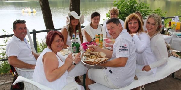 Tolle Stimmung beim Weißen Dinner