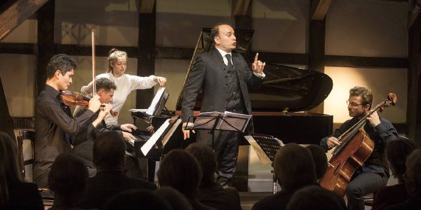 Bayreuth-Star Daniel Behle: Tenor mit Trio verzückt seine Zuhörer