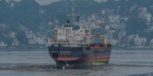 Mühlenberger Loch: Frachter "Sheksna" ist wieder frei