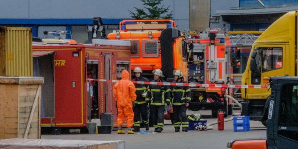 Hohe Schaar: 17 Verletzte durch leckgeschlagenes Giftfass