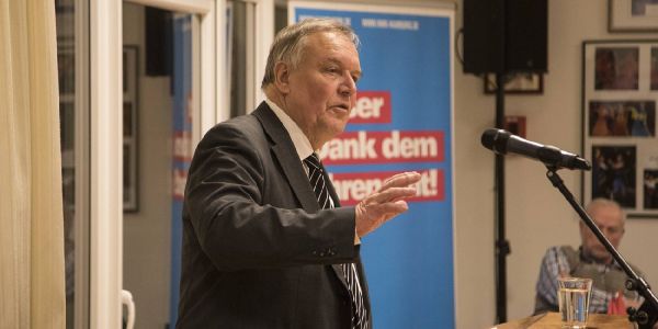 Volker Rühe, Verteidigungsminister a.D. zog die Zuhörer in den Bann. Foto: André Zand-Vakili Handwerkskammer: Schwere Kost vor dem Grünkohlessen