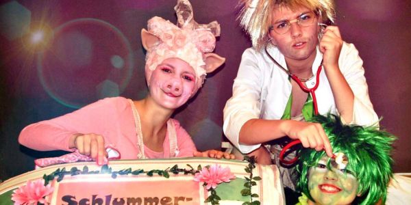 Die Theatergruppe Kinder spielen für Kinder zauberte das Weihnachtsmärchen Urmel aus dem Eis auf die Bühne. Foto: privat Urmel