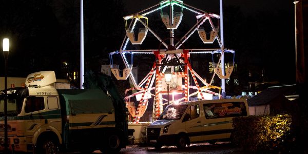 Aufbauarbeiten für Harburgs Weihnachtsmarkt in der Endphase